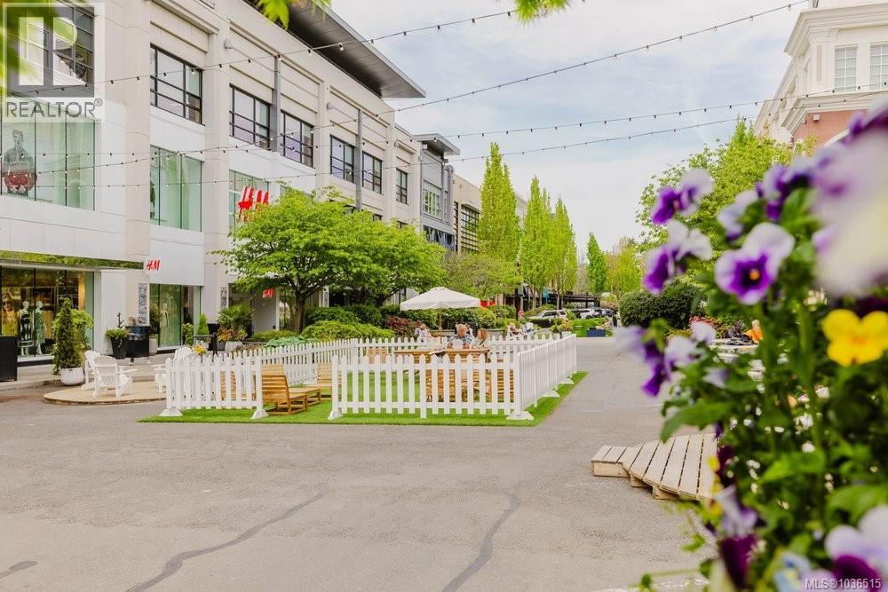 #301 331 Burnside Rd E - 27