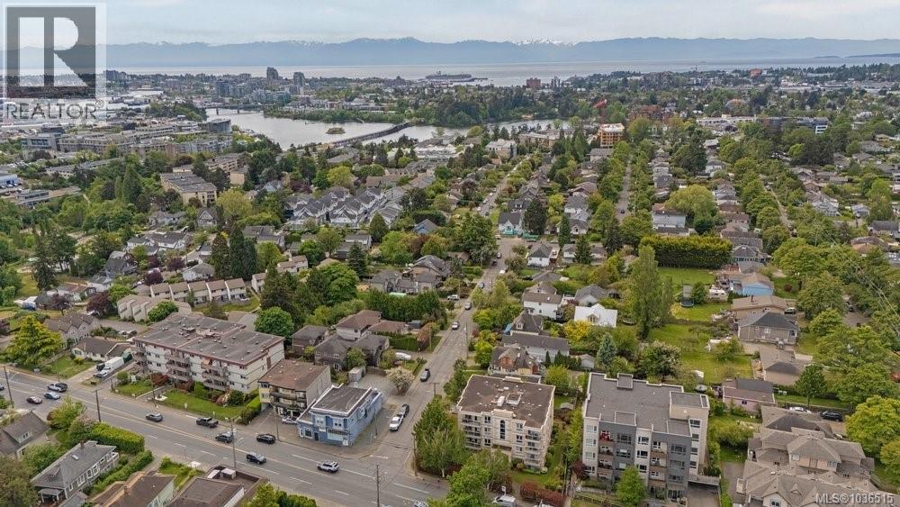 #301 331 Burnside Rd E - 30
