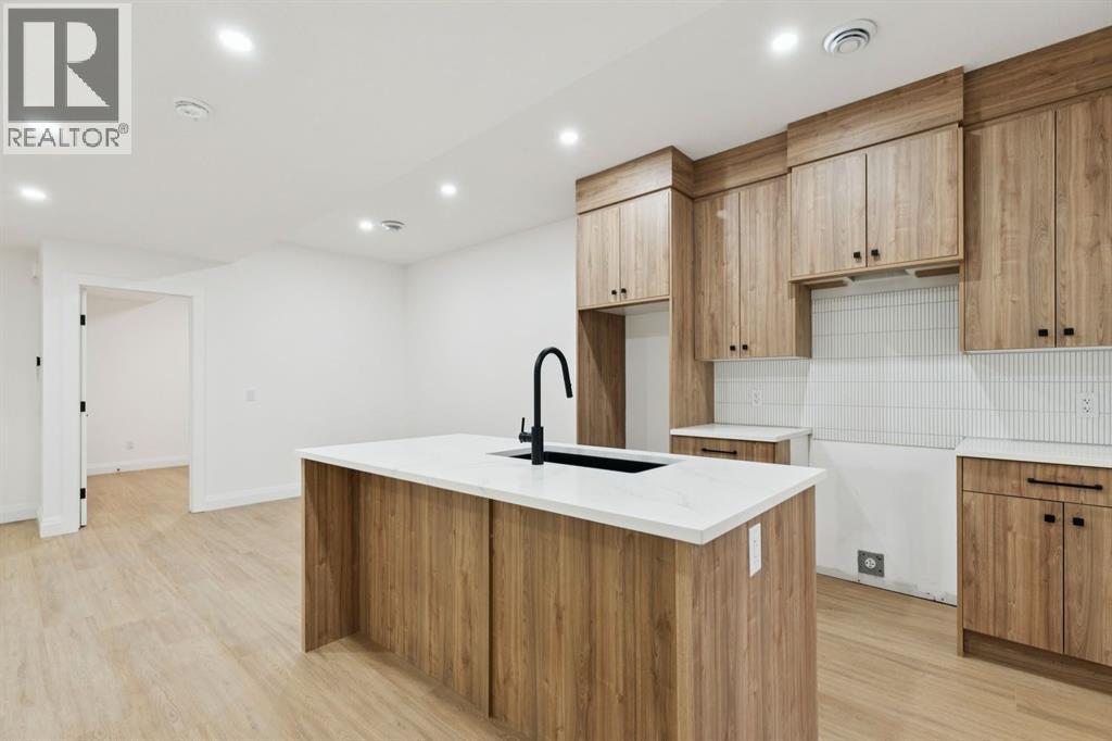523 32 Street NW - 35