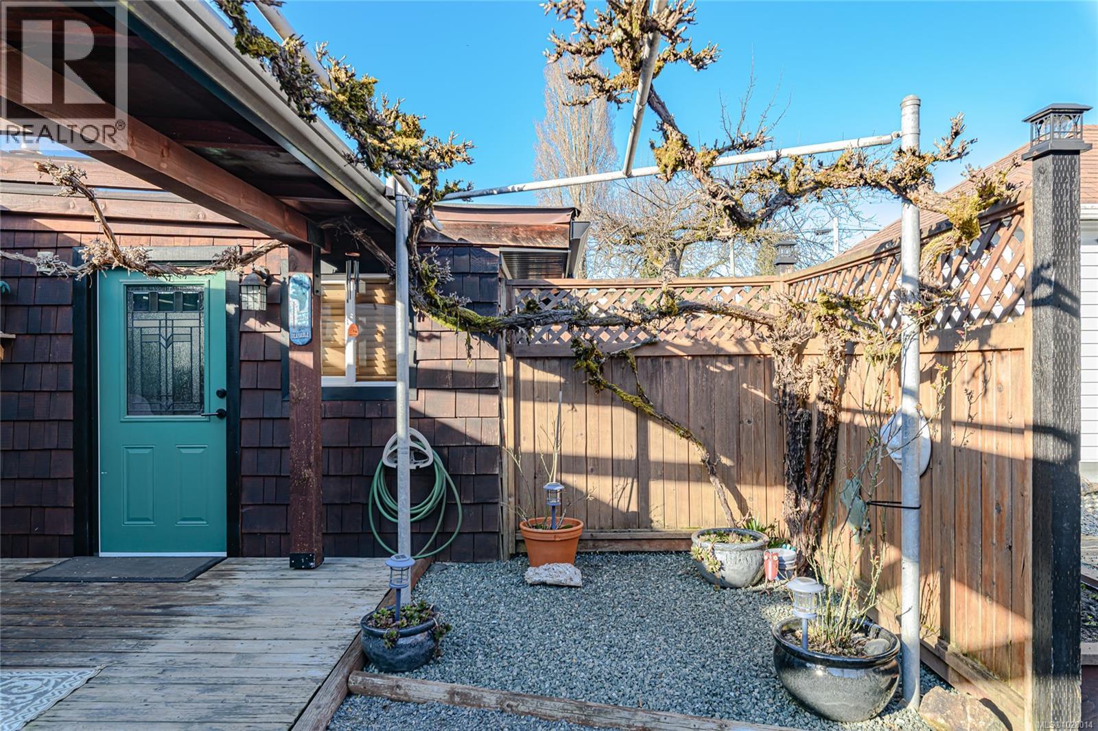 460 Bundock Ave - 40