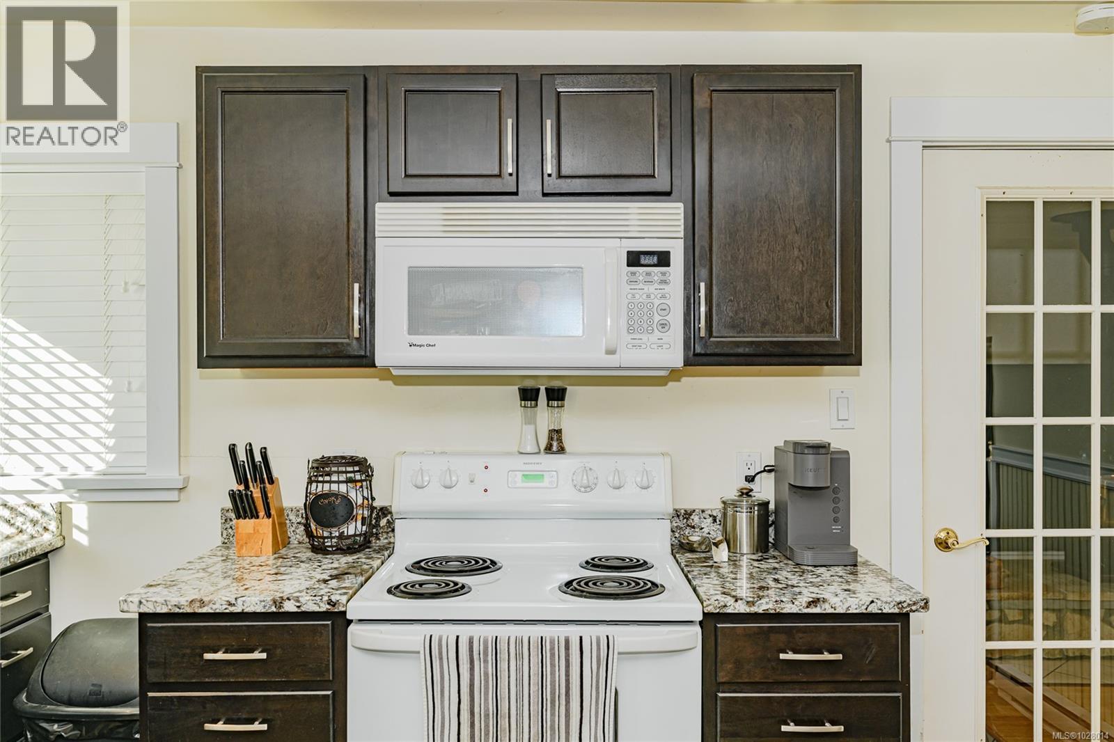 460 Bundock Ave - 10
