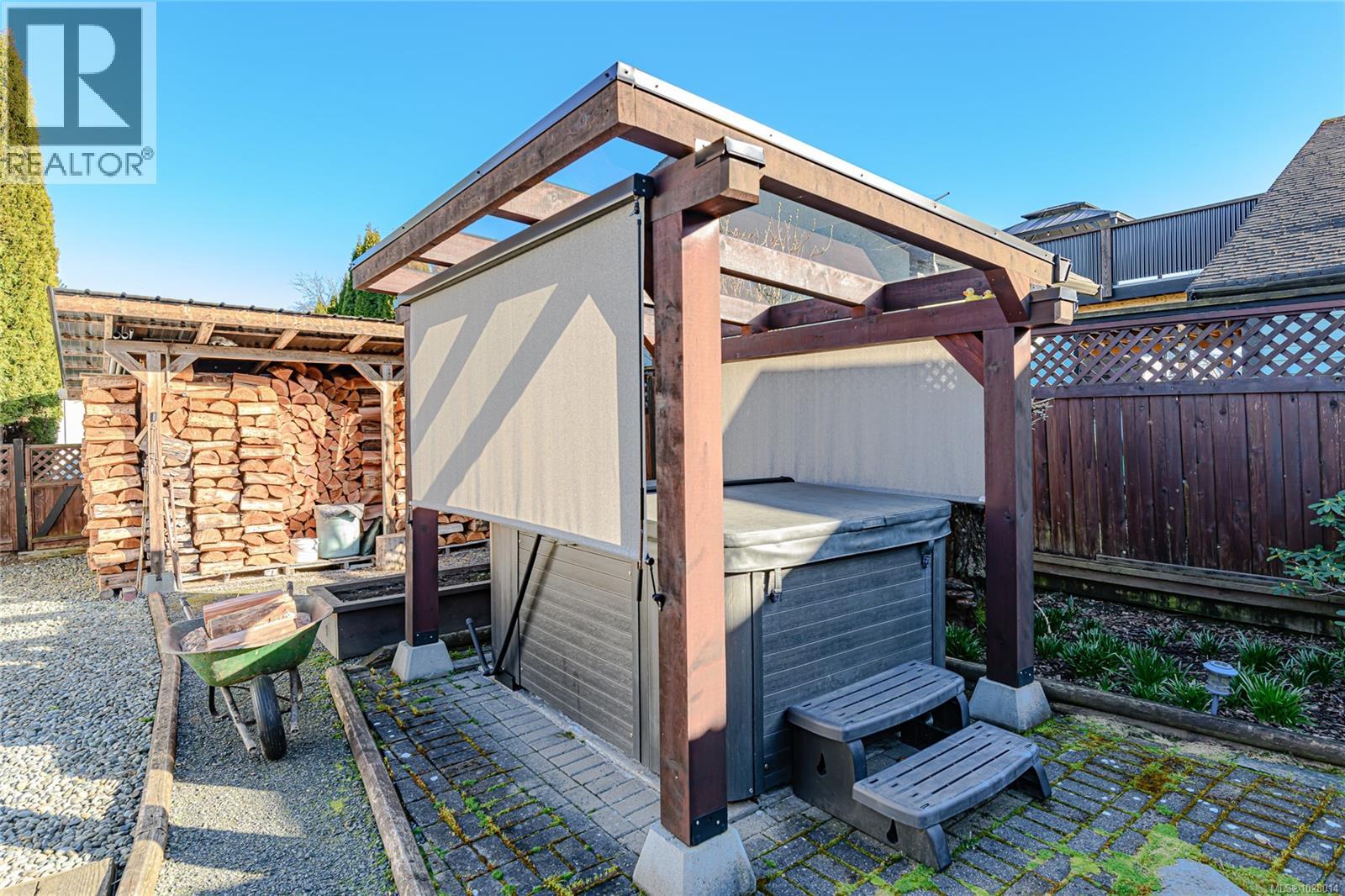 460 Bundock Ave - 39