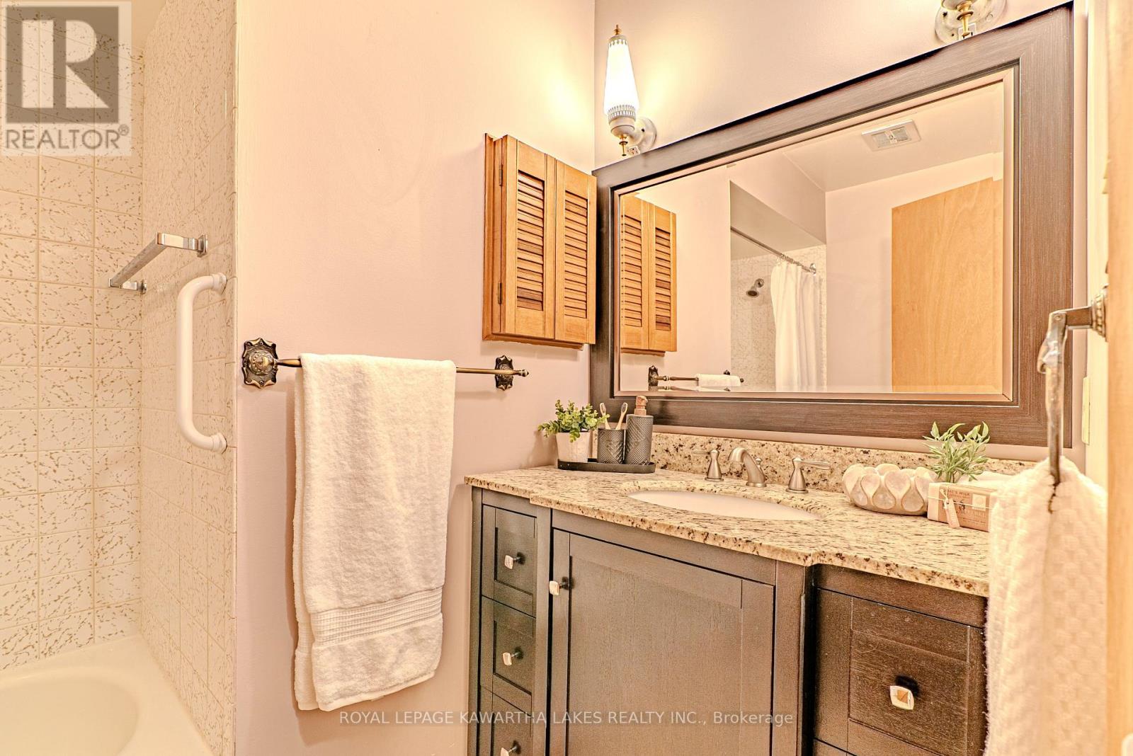 52 SANDERLING CRESCENT - 35