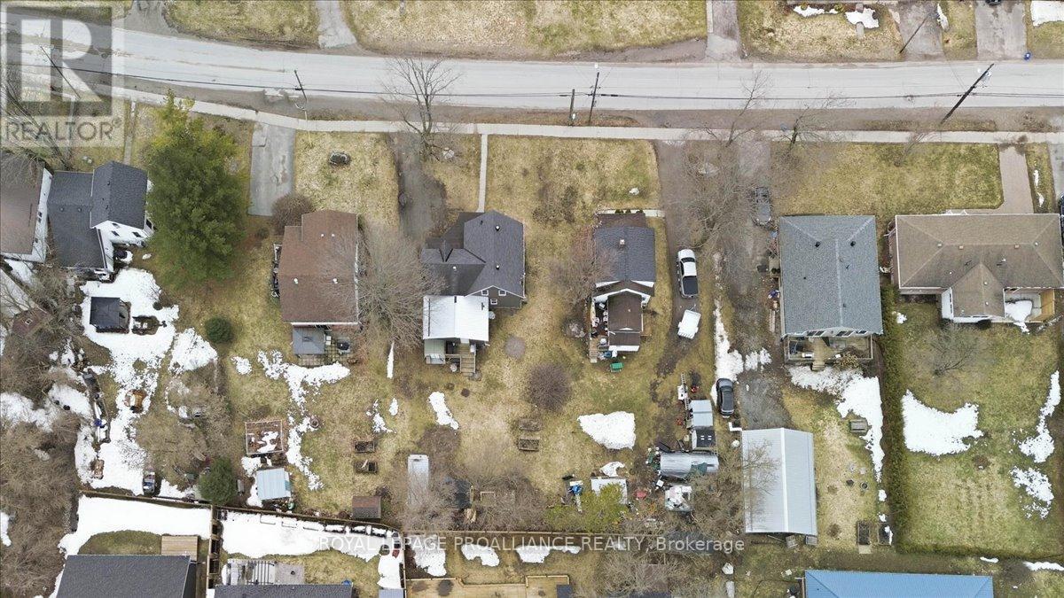 61 MADOC STREET - 40