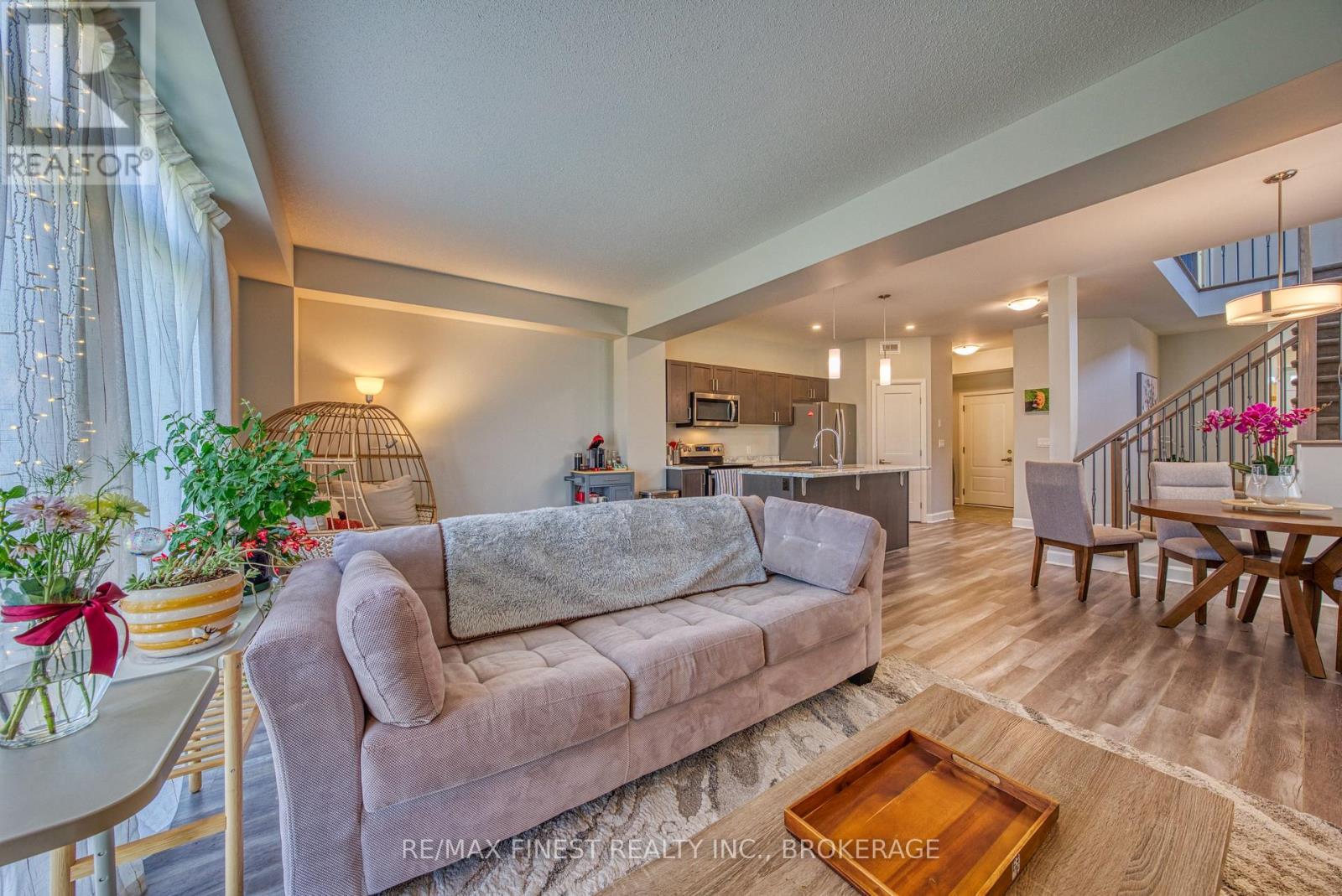 1372 ANDERSEN DRIVE - 21