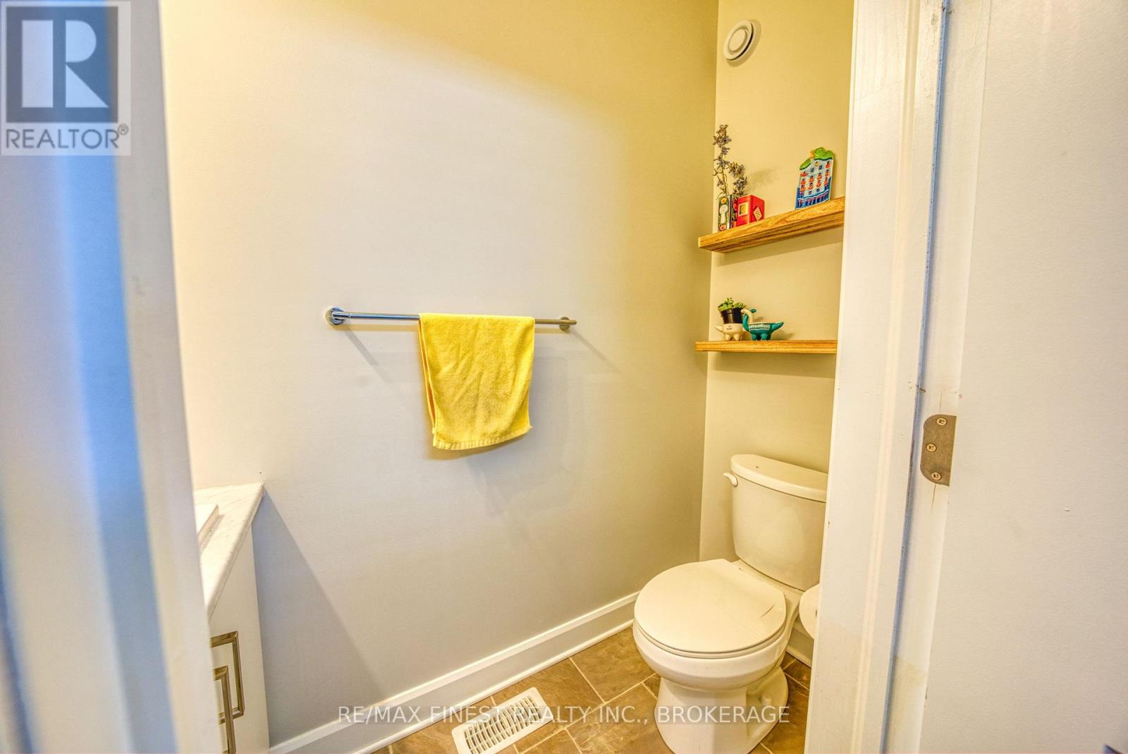 1372 ANDERSEN DRIVE - 6