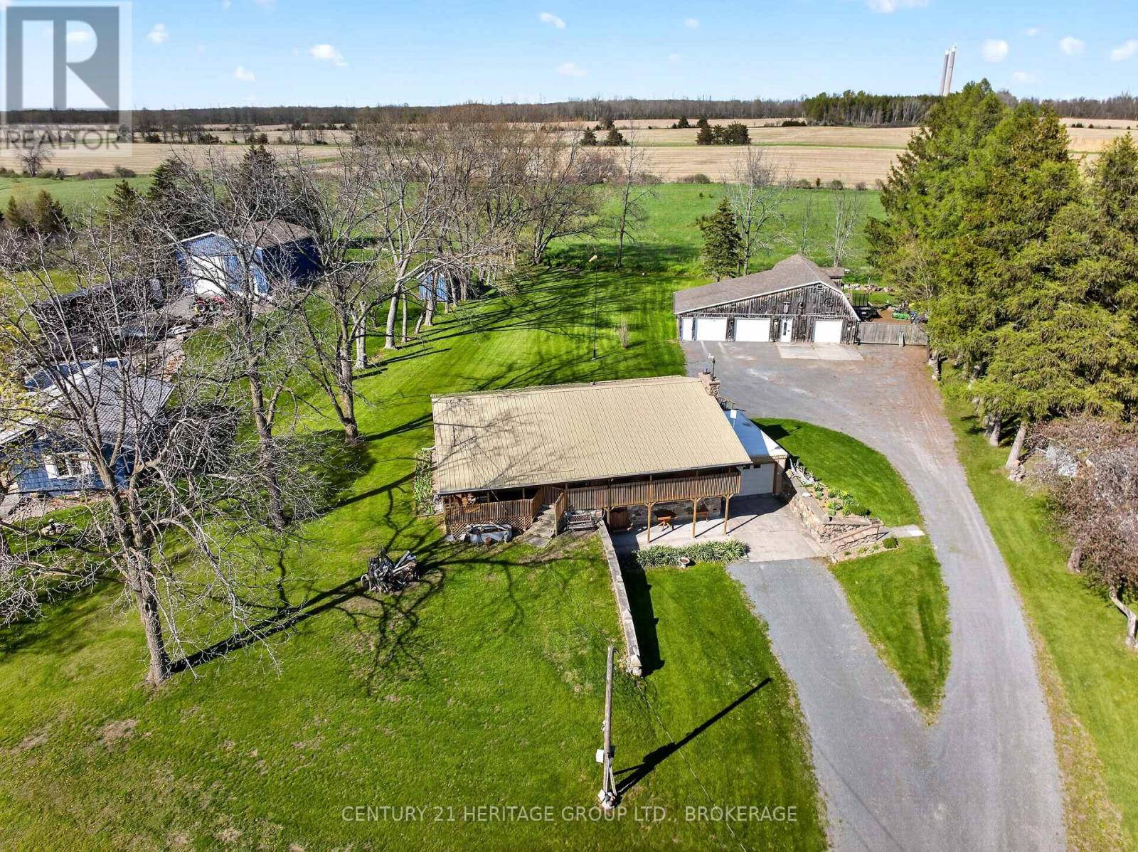 217 WELLINGTON STREET - 4
