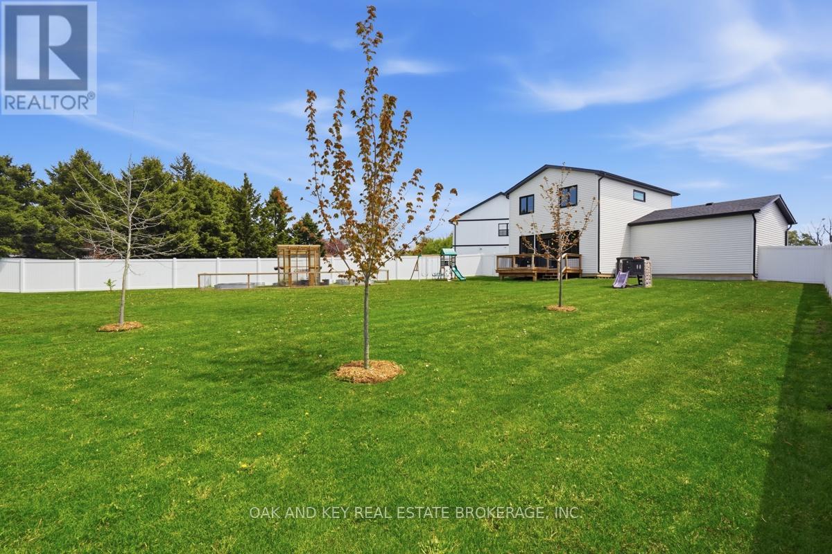32 HELEN COURT - 47