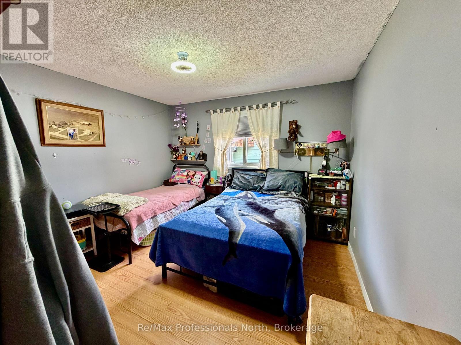 550 MARY STREET N - 14