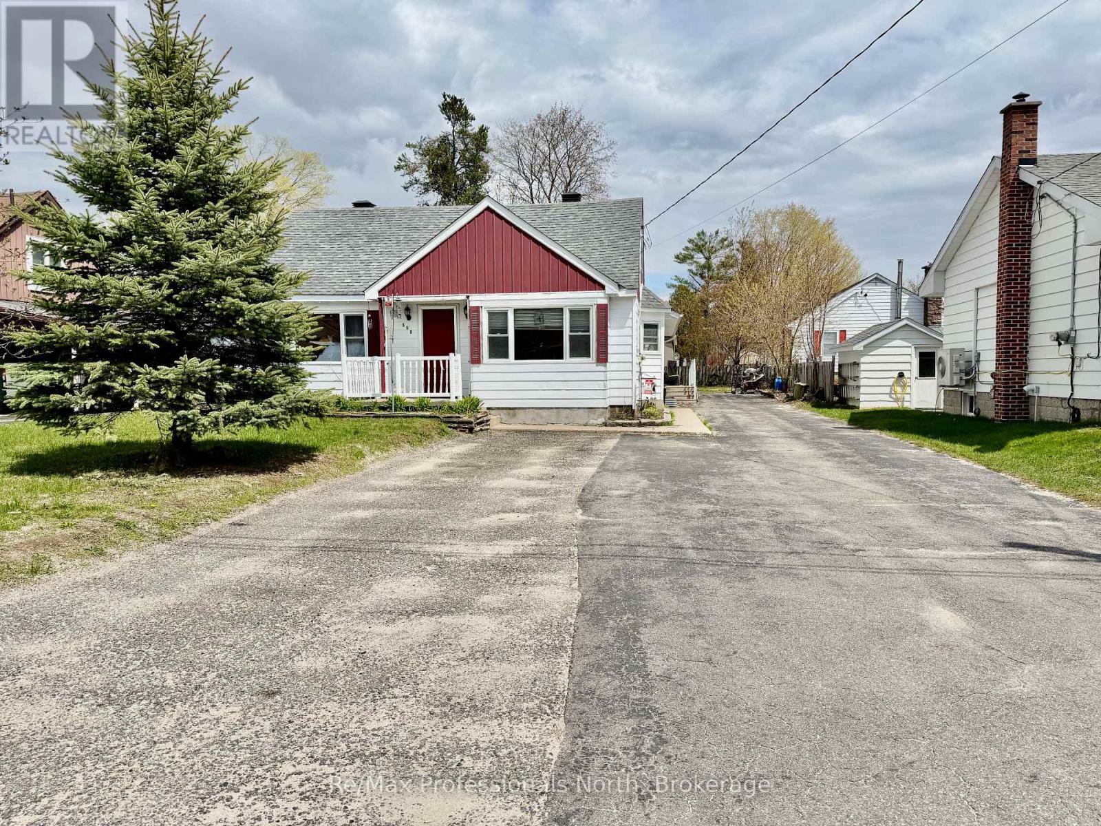 550 MARY STREET N - 40