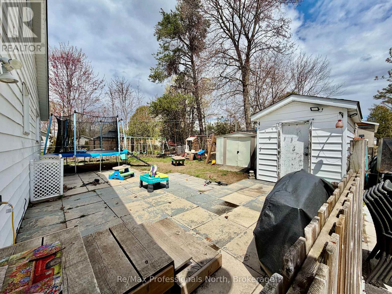 550 MARY STREET N - 43