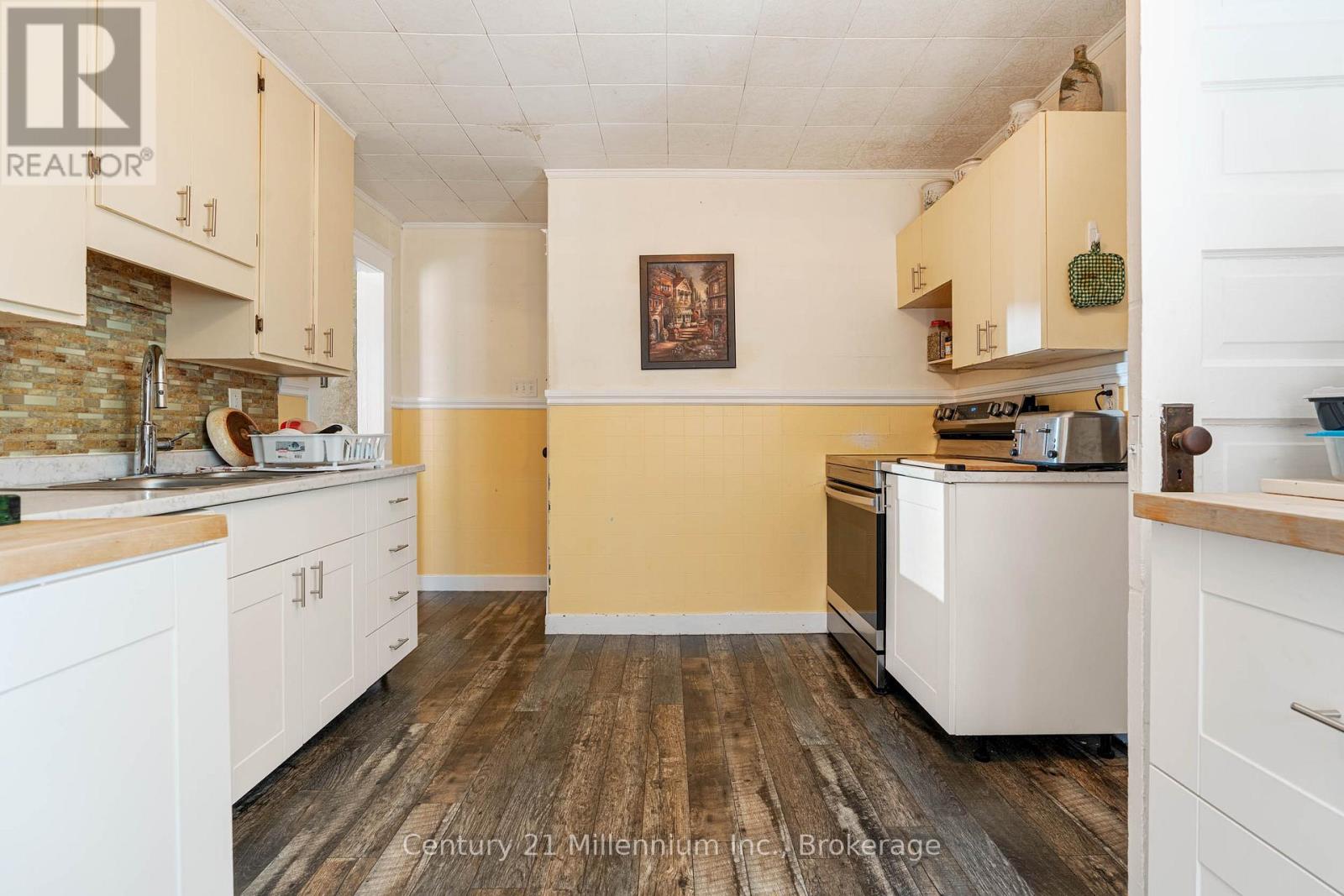 745 15TH STREET E - 17