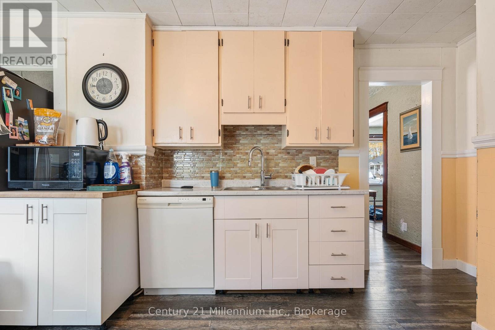 745 15TH STREET E - 18
