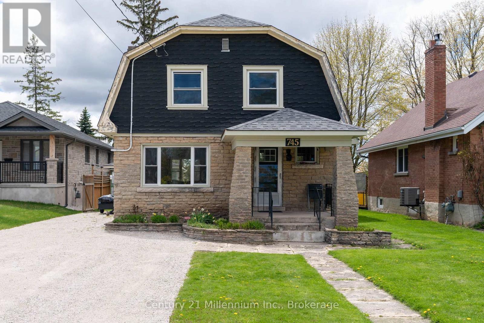 745 15TH STREET E - Image 2