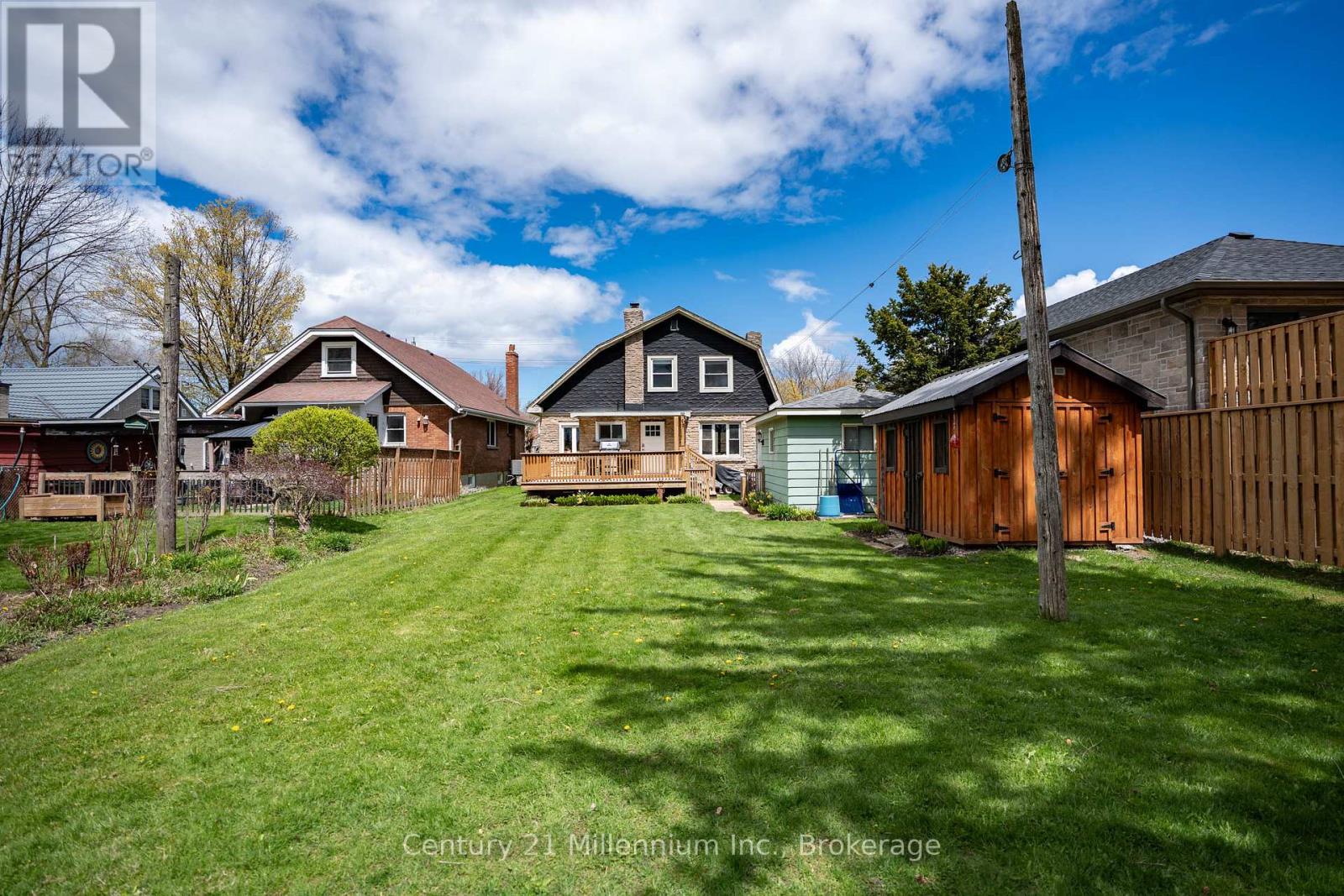745 15TH STREET E - 32