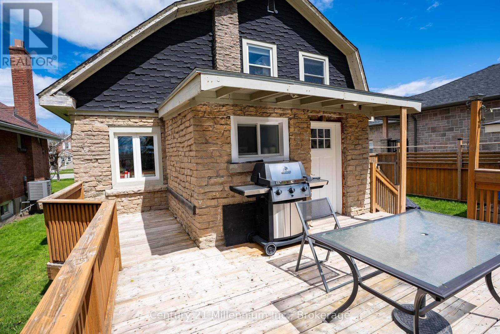 745 15TH STREET E - 36