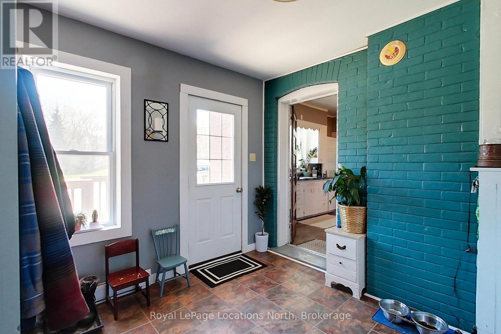 131 SYKES STREET S - 24