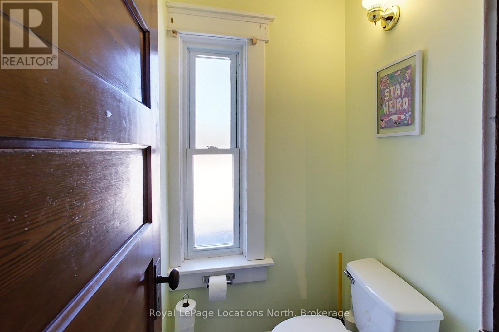 131 SYKES STREET S - 30