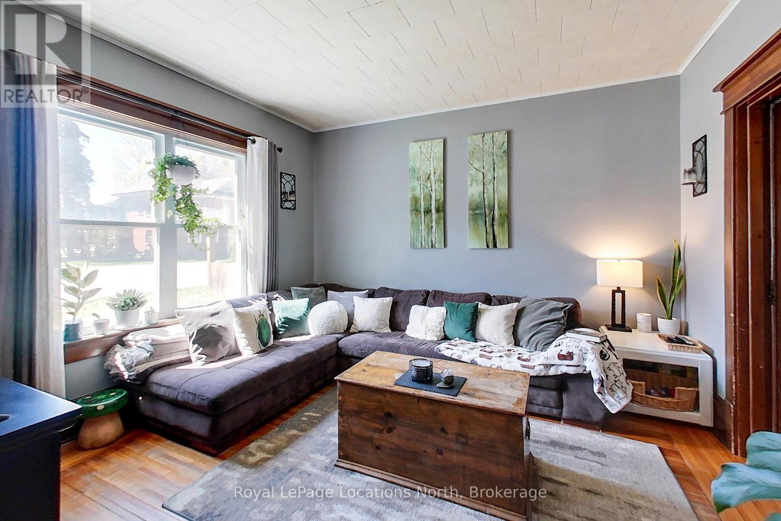 131 SYKES STREET S - 44