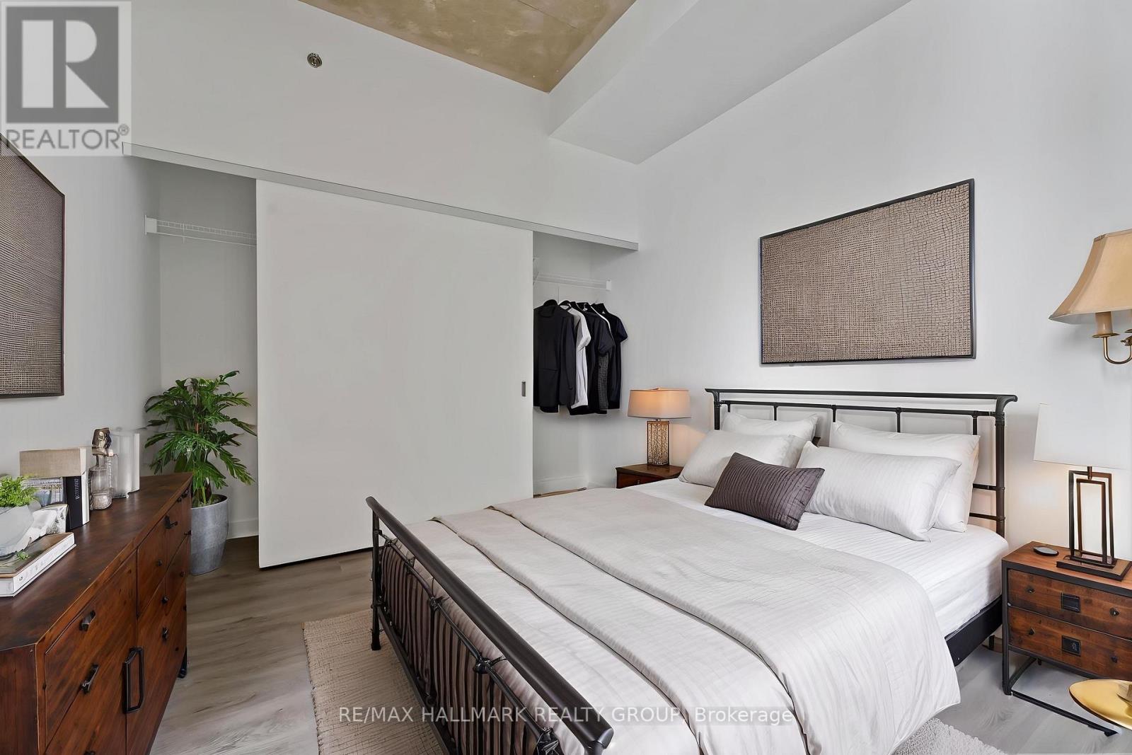#750 340 MCLEOD STREET - 18