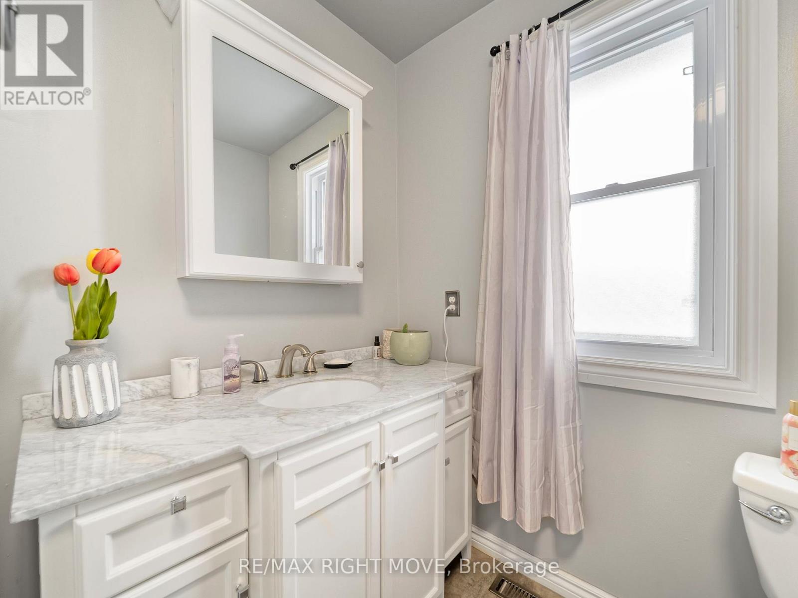 42 SUNDEW DRIVE - 23
