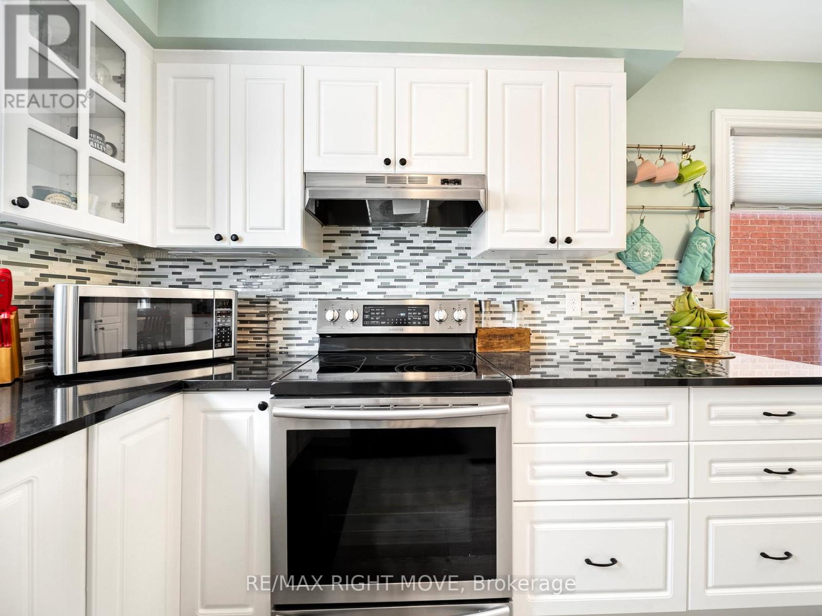 42 SUNDEW DRIVE - 12