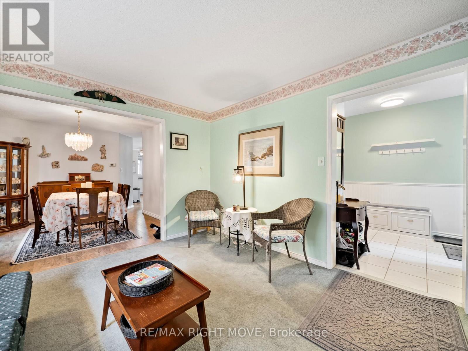 42 SUNDEW DRIVE - 19