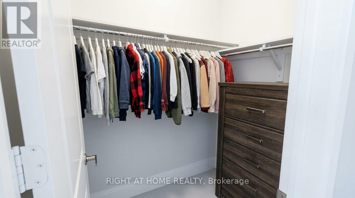 816 APPLE TERRACE - 23