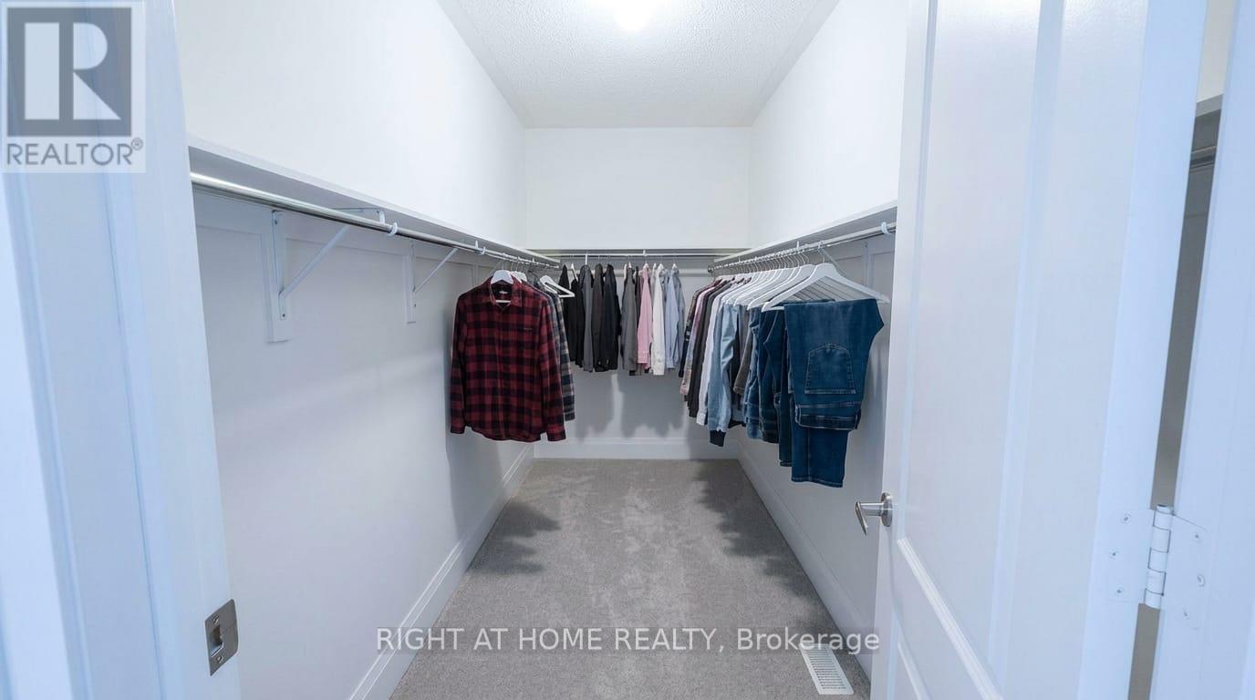 816 APPLE TERRACE - 29