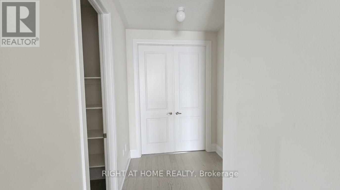 816 APPLE TERRACE - 25