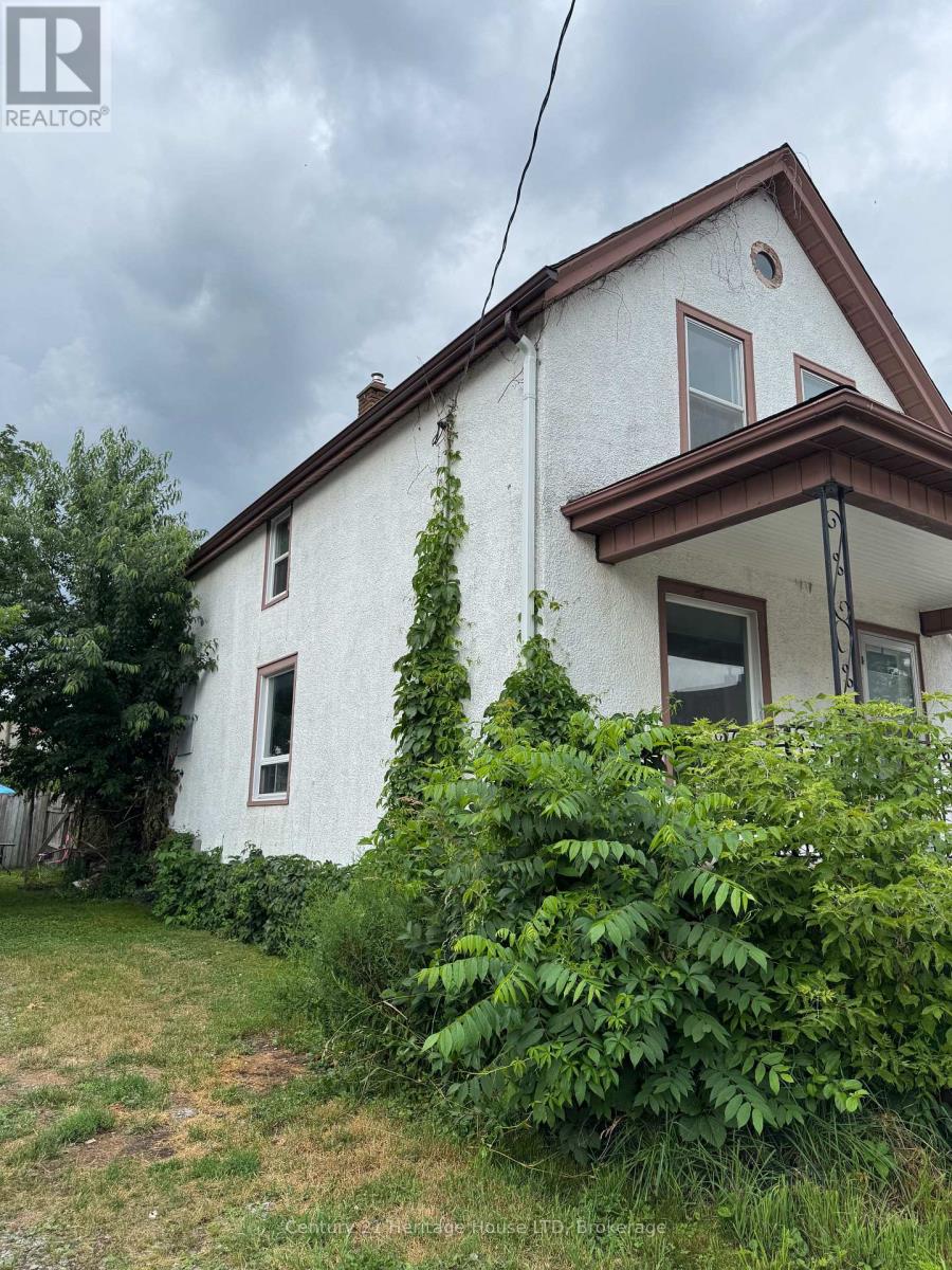 4688 RYERSON CRESCENT - 4