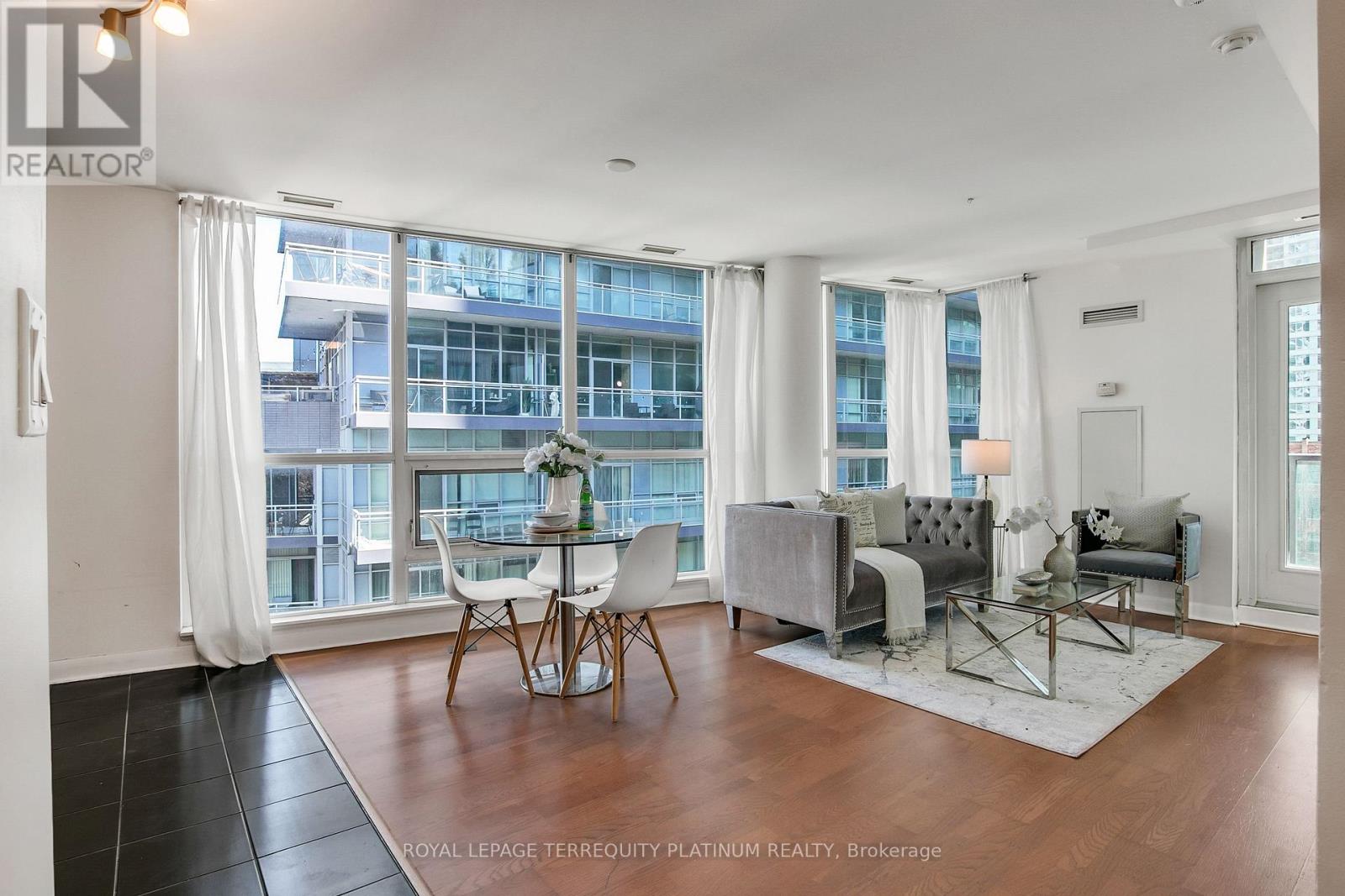 #727 600 FLEET STREET - 2