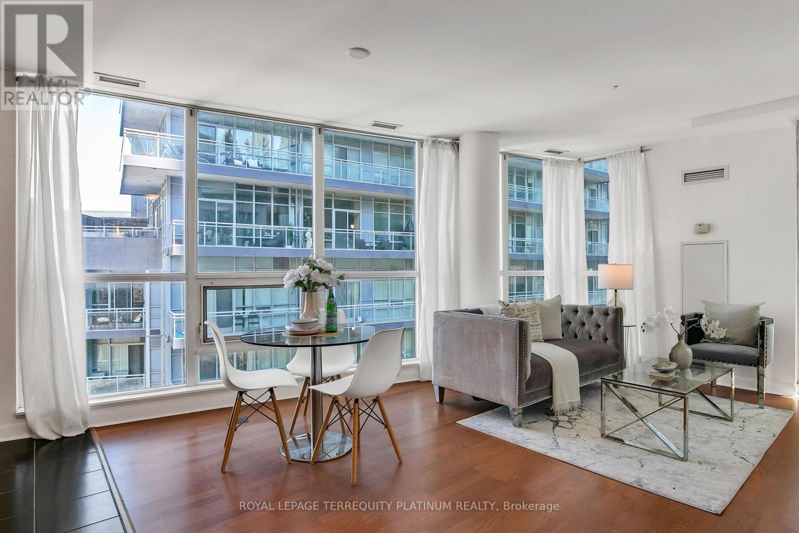 #727 600 FLEET STREET - 6