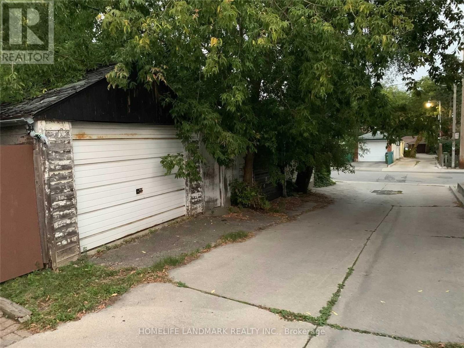 60 GREENSIDES AVENUE - 12