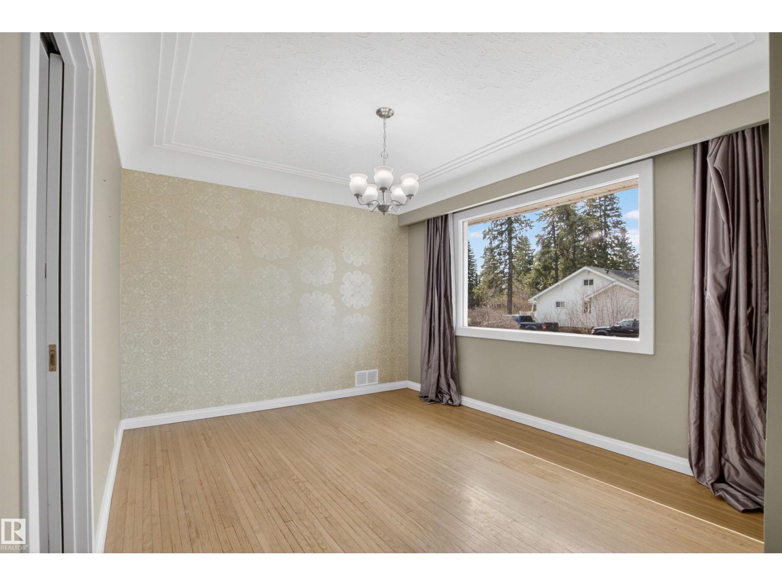 14232 95 AV NW - 7