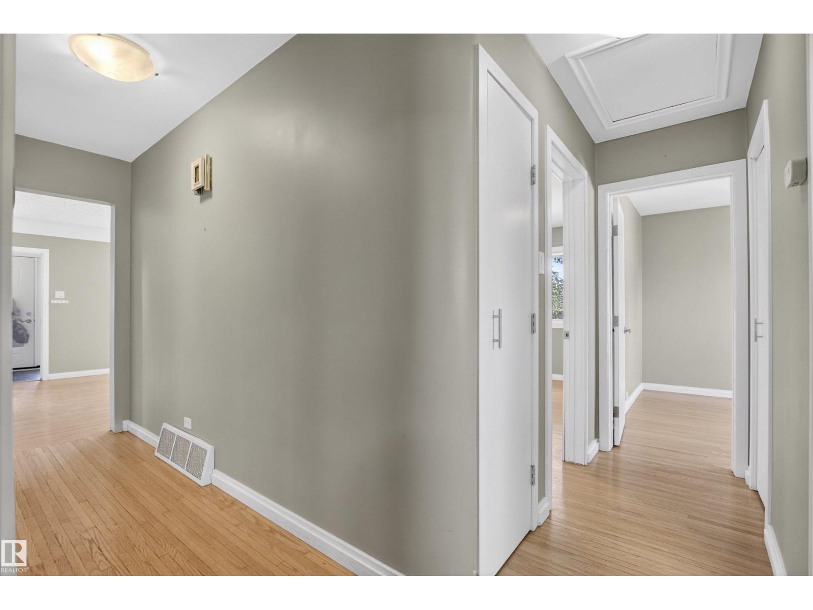 14232 95 AV NW - 15