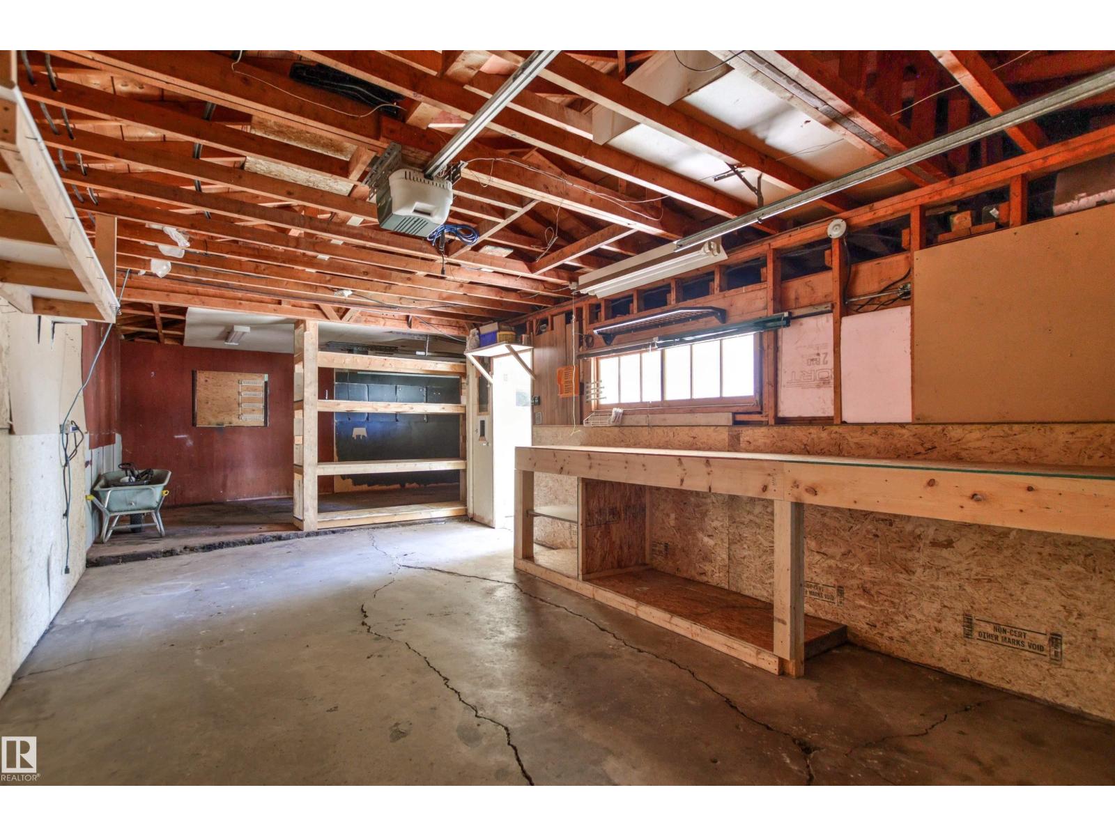 14232 95 AV NW - 40
