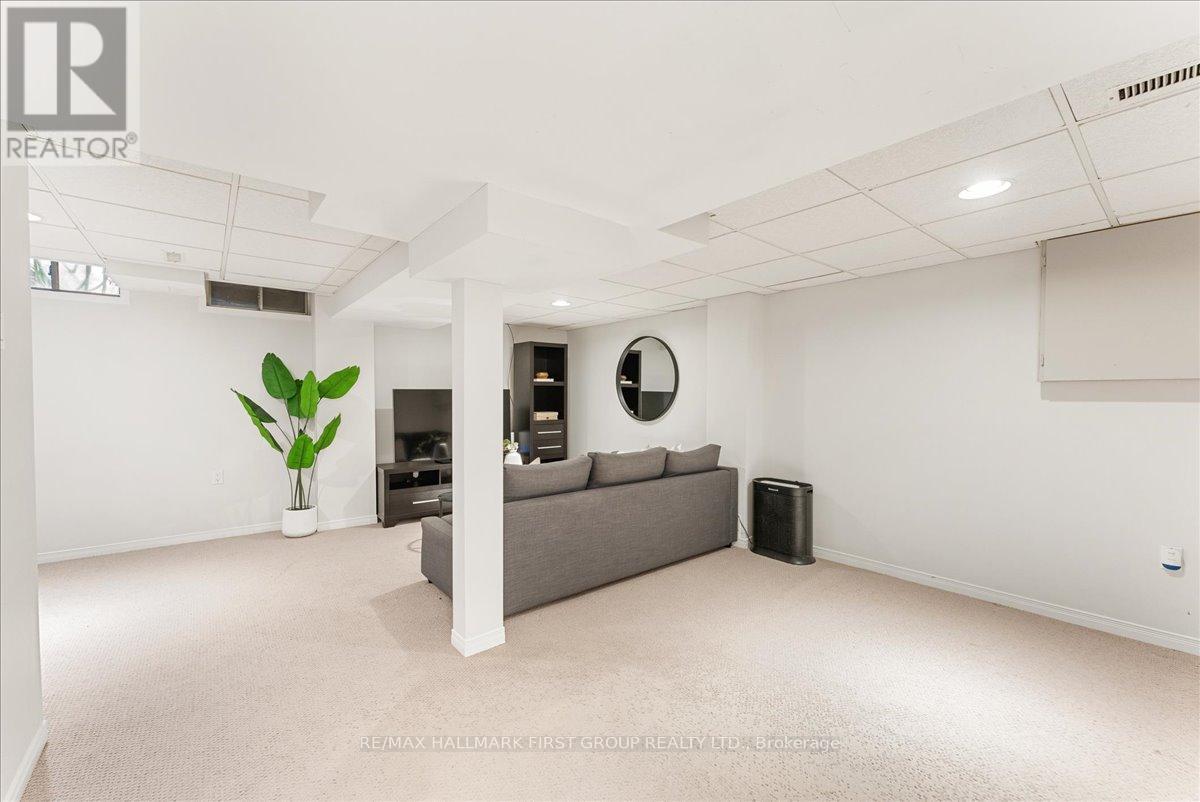 14 ROLLO DRIVE - 34