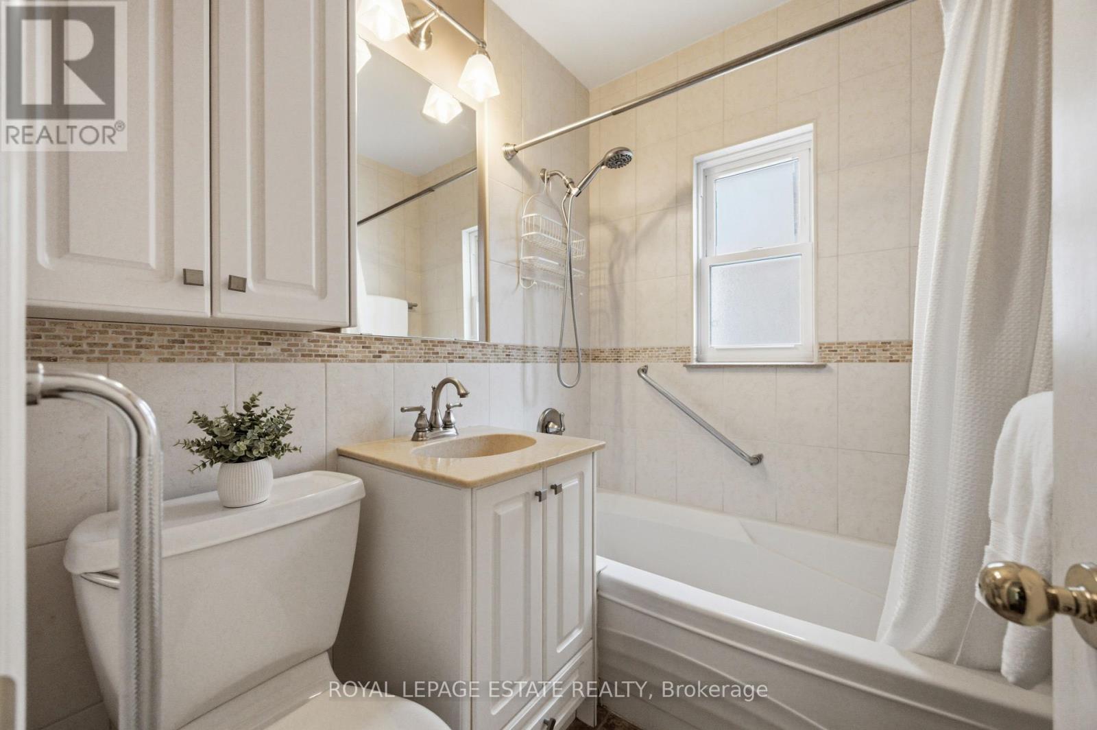 66 HAREWOOD AVENUE - 16