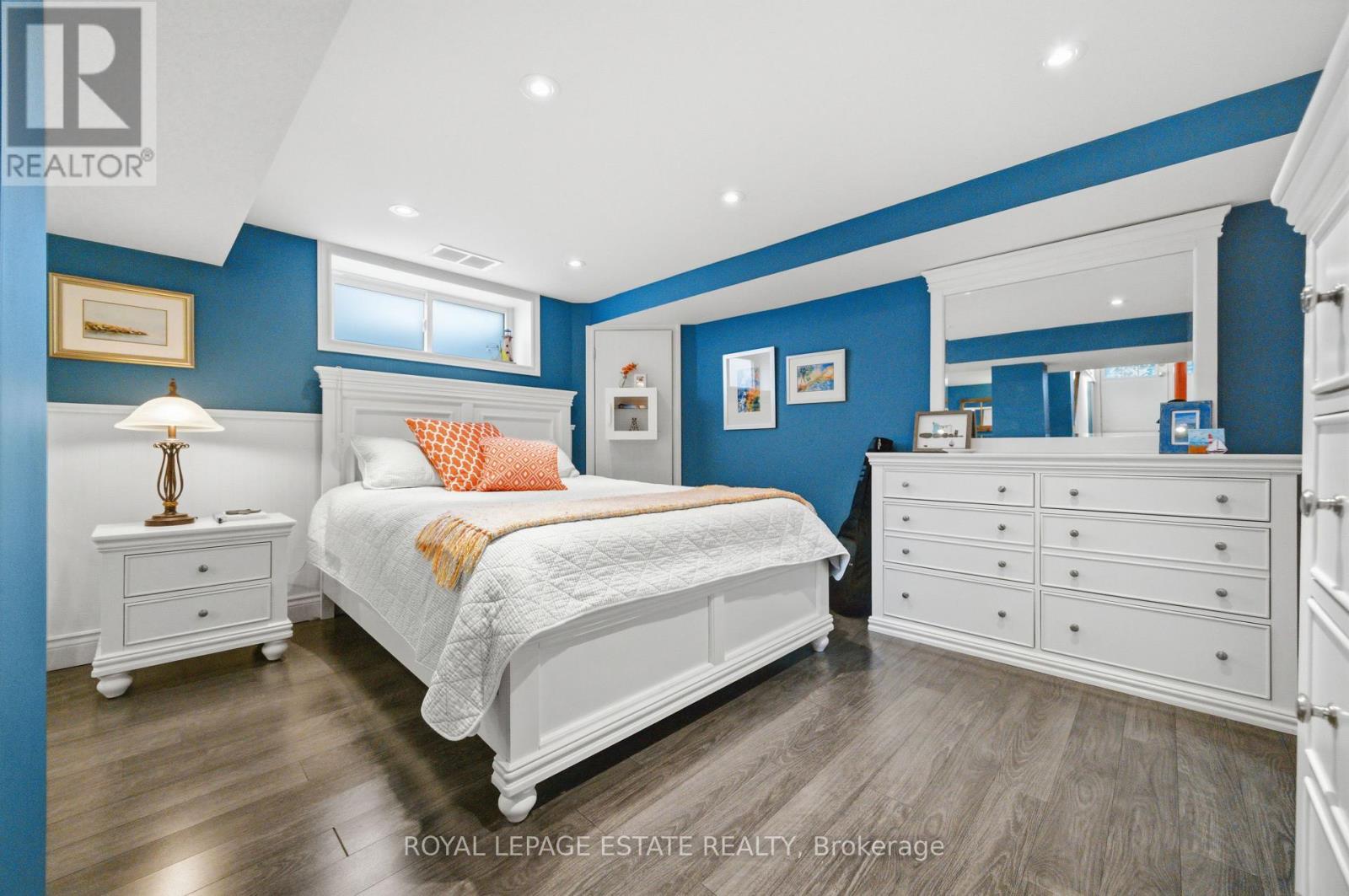 66 HAREWOOD AVENUE - 19