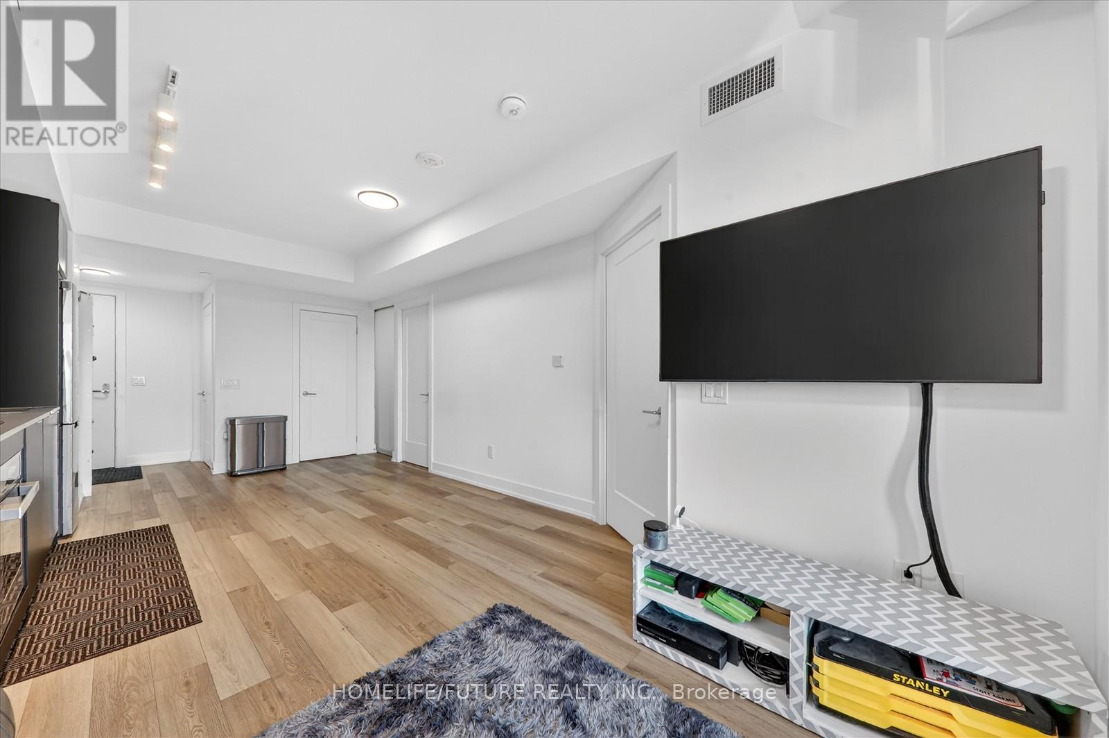 #1017 8 CEDARLAND DRIVE - 18