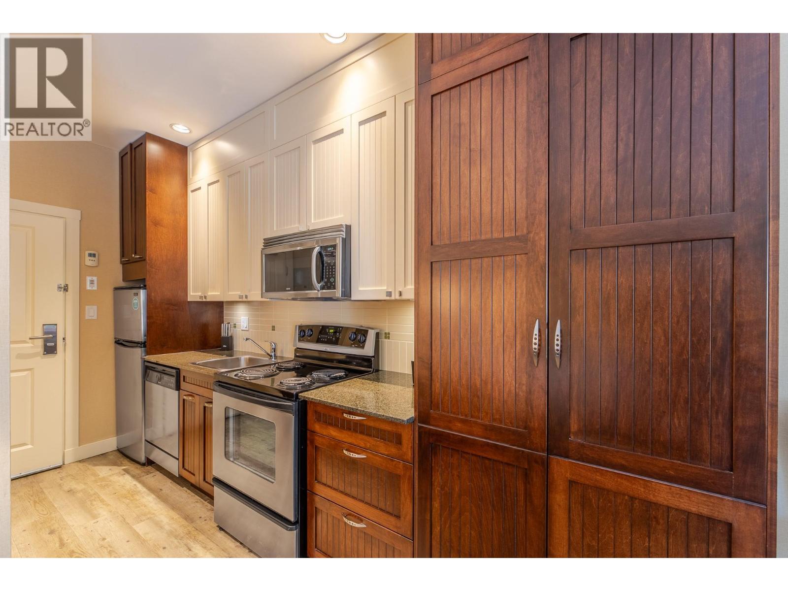 13011 Lakeshore Drive S Unit# 118, Summerland