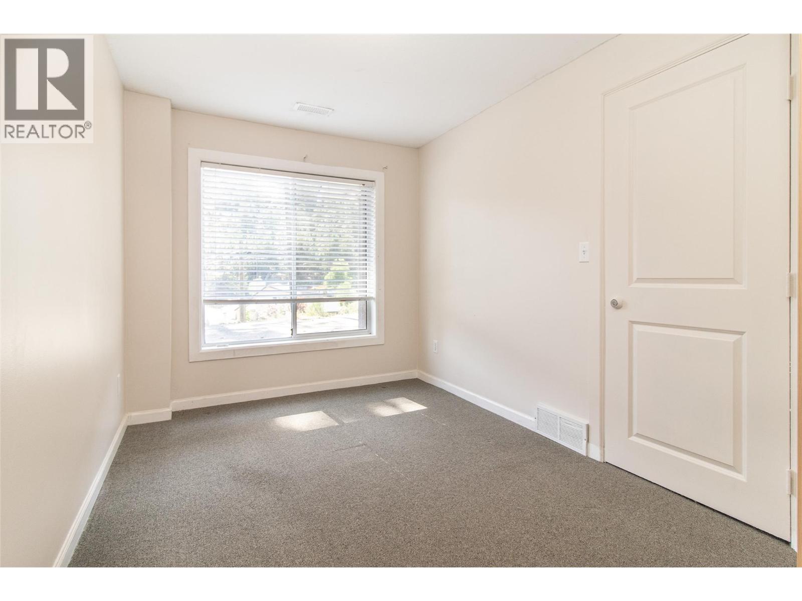 477 Clifton Road, Kelowna