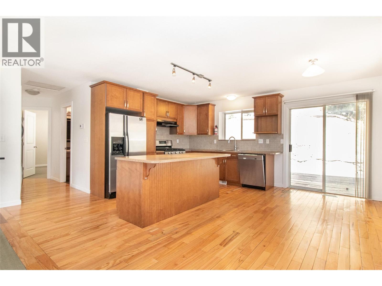 477 Clifton Road, Kelowna