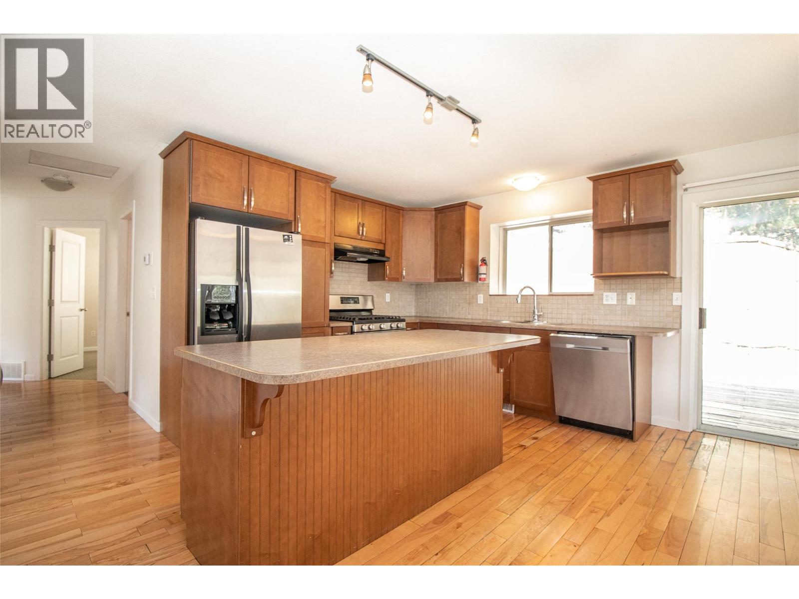 477 Clifton Road, Kelowna