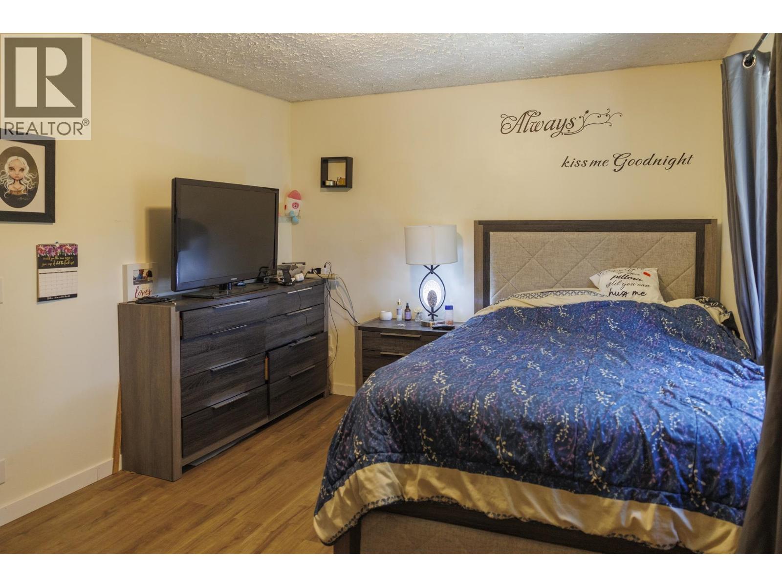1090 DYKE ROAD - 16