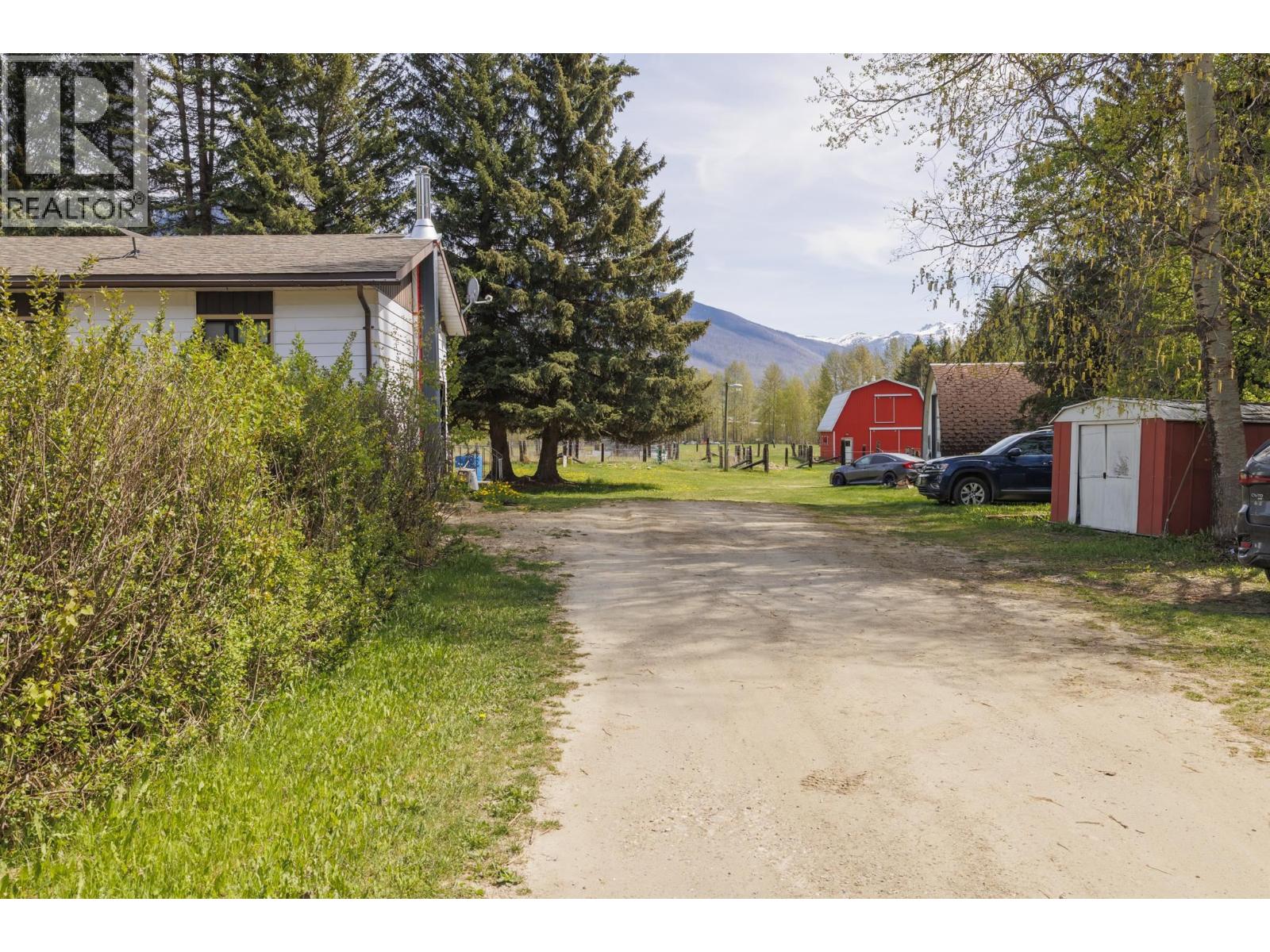 1090 DYKE ROAD - 30