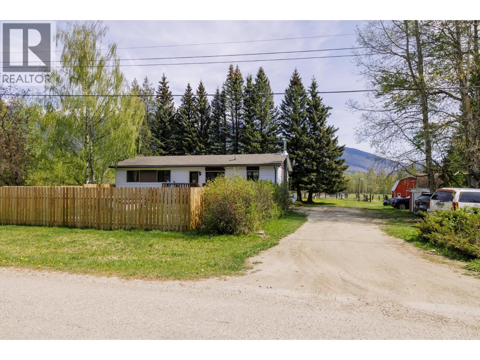 1090 DYKE ROAD - 29