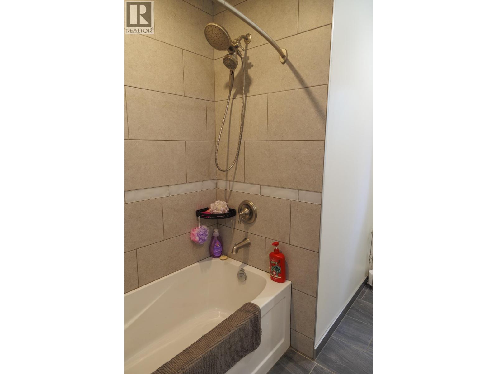1090 DYKE ROAD - 13