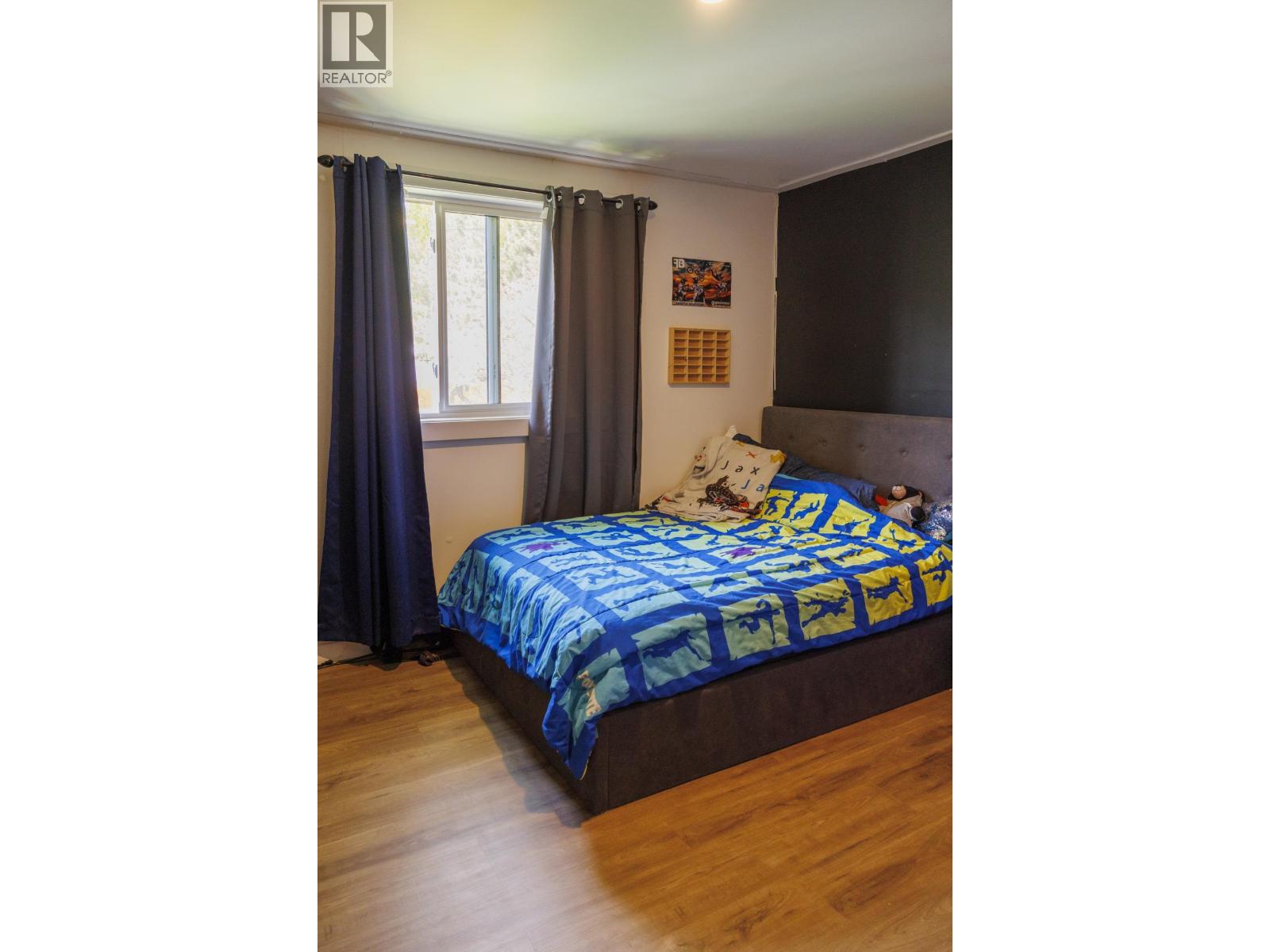 1090 DYKE ROAD - 17